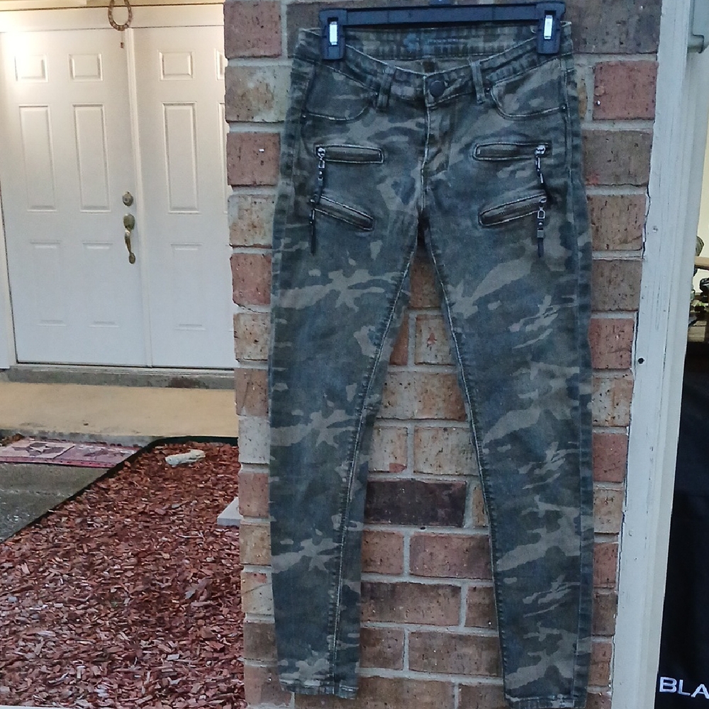 🧡Monarda Camouflage Skinny Jeans Size 5